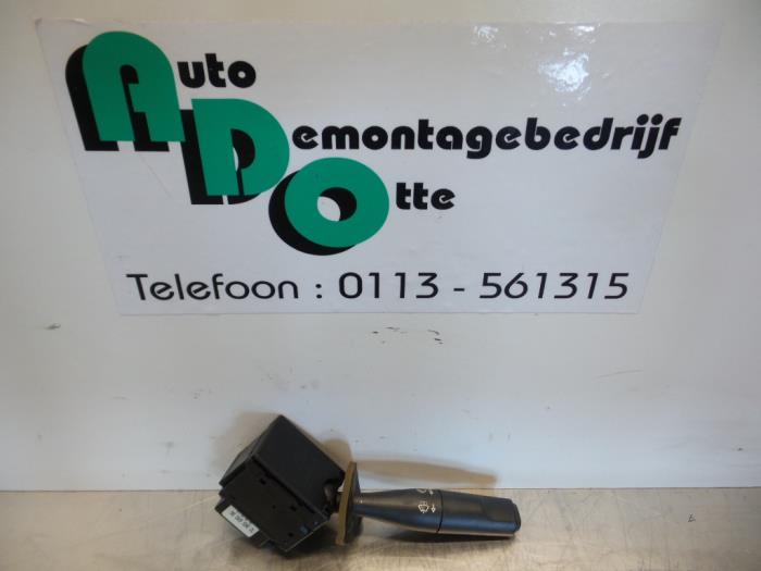 Interruptor de limpiaparabrisas de un Peugeot Expert (222/224) 1.9D 2000