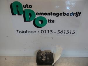 Gebrauchte Schließmechanik Heckklappe Volkswagen Lupo (6X1) 1.0 MPi 50 Preis € 10,00 Margenregelung angeboten von Autodemontagebedrijf Otte