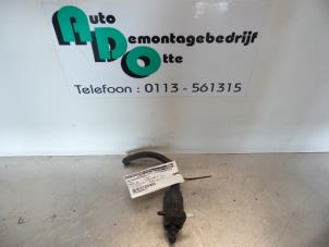Used Windscreen washer pump Fiat Punto II (188) 1.2 16V 5-Drs. Price € 10,00 Margin scheme offered by Autodemontagebedrijf Otte