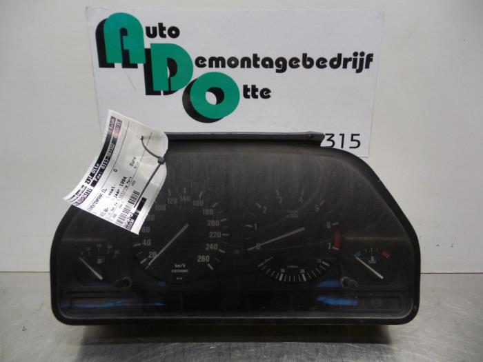 Begagnade Instrumentpanel BMW 5-Serie Pris € 50,00 Marginaltabell erbjuds av Autodemontagebedrijf Otte