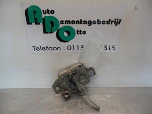 Used Bonnet lock mechanism Renault Kangoo Express (FW) 1.5 dCi 70 Price € 20,00 Margin scheme offered by Autodemontagebedrijf Otte