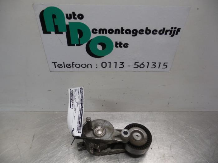 Usados Rodillo tensor correa múltiple Volkswagen Golf V (1K1) 2.0 SDI Precio € 25,00 Norma de margen ofrecido por Autodemontagebedrijf Otte