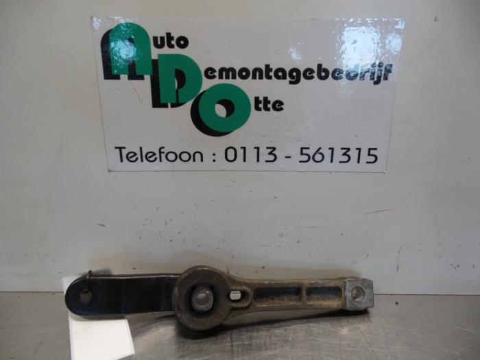 Usagé Support moteur Volkswagen Golf V (1K1) 2.0 SDI Prix € 20,00 Règlement à la marge proposé par Autodemontagebedrijf Otte