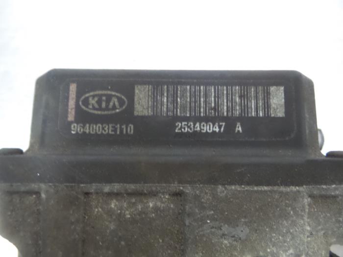 Régulateur de vitesse d'un Kia Sorento I (JC) 2.4 16V 2003