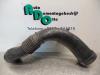 Air intake hose from a Opel Vectra C GTS, 2002 / 2008 2.2 DIG 16V, Hatchback, 4-dr, Petrol, 2.198cc, 114kW (155pk), FWD, Z22YH; EURO4, 2003-10 / 2008-10, ZCF68 2004