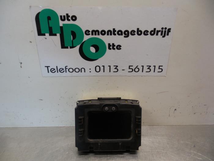 Begagnade Innerdisplay Opel Zafira (F75) 2.0 DTI 16V Pris € 30,00 Marginaltabell erbjuds av Autodemontagebedrijf Otte