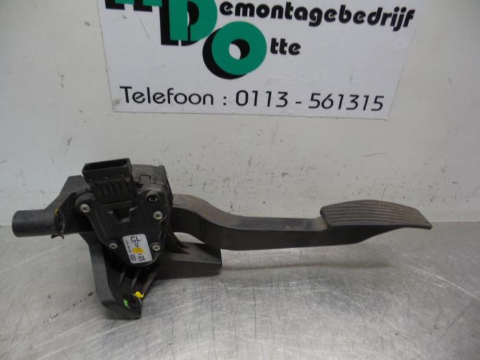 Throttle pedal position sensor Opel Corsa C 1.2 16V 9129423CL Z12XE