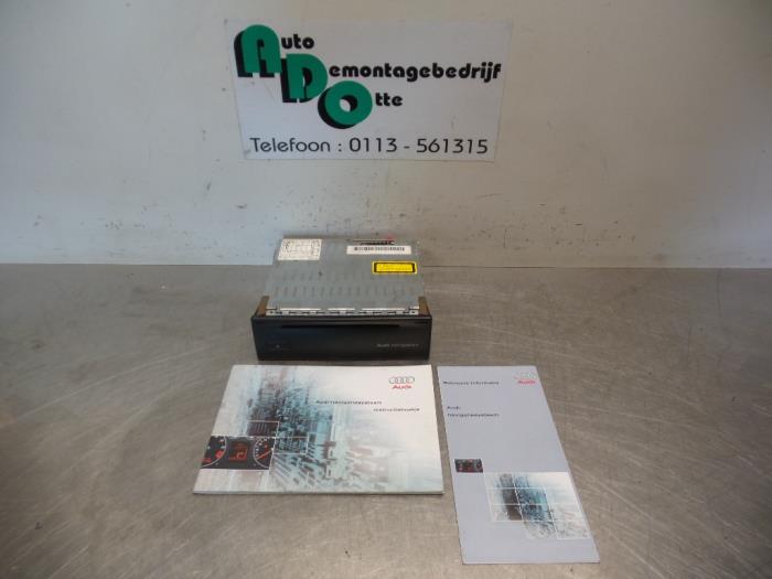 Usagé Module navigation Audi A4 Avant (B6) 2.4 V6 30V Prix € 50,00 Règlement à la marge proposé par Autodemontagebedrijf Otte