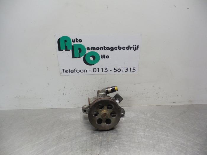 Usagé Pompe de direction Honda Civic (EJ/EK) 1.4i 16V Prix € 40,00 Règlement à la marge proposé par Autodemontagebedrijf Otte