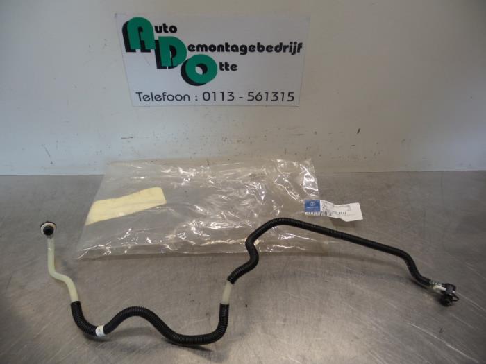 Nowe Przewód paliwowy Mercedes C-Klasse Cena € 30,25 Z VAT oferowane przez Autodemontagebedrijf Otte