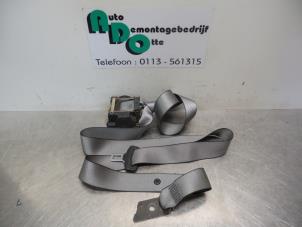 Used Rear seatbelt, left BMW 5 serie (E39) 525i 24V Price € 25,00 Margin scheme offered by Autodemontagebedrijf Otte