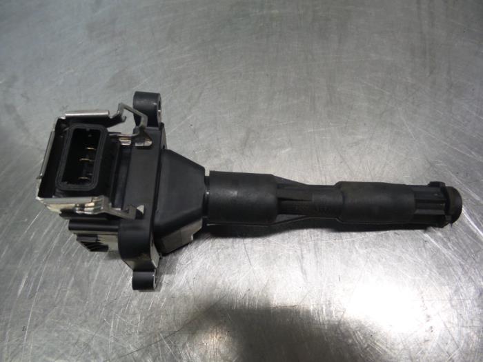 Ignition coil from a BMW 5 serie (E39) 525i 24V 2001