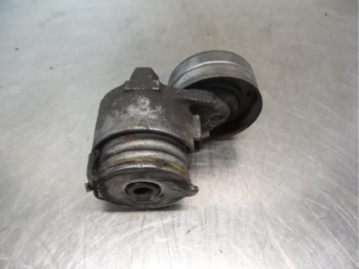Drive belt tensioner from a Renault Trafic New (FL) 1.9 dCi 100 16V 2002