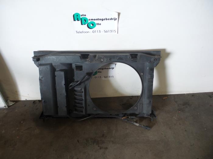 Cooling fan housing from a Peugeot 307 (3A/C/D) 2.0 HDi 90 2002