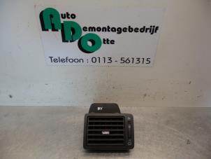Used Dashboard vent Peugeot 307 (3A/C/D) 2.0 HDi 90 Price € 10,00 Margin scheme offered by Autodemontagebedrijf Otte