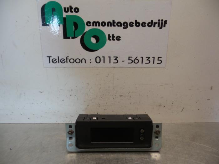 Begagnade Innerdisplay Opel Agila (A) 1.2 16V Pris € 15,00 Marginaltabell erbjuds av Autodemontagebedrijf Otte