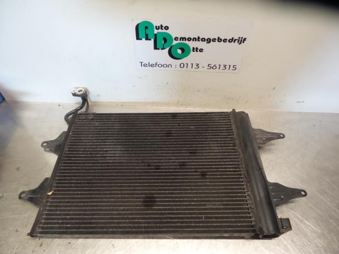 Usagé Radiateur clim Seat Ibiza III (6L1) 1.4 16V 100 Prix € 25,00 Règlement à la marge proposé par Autodemontagebedrijf Otte