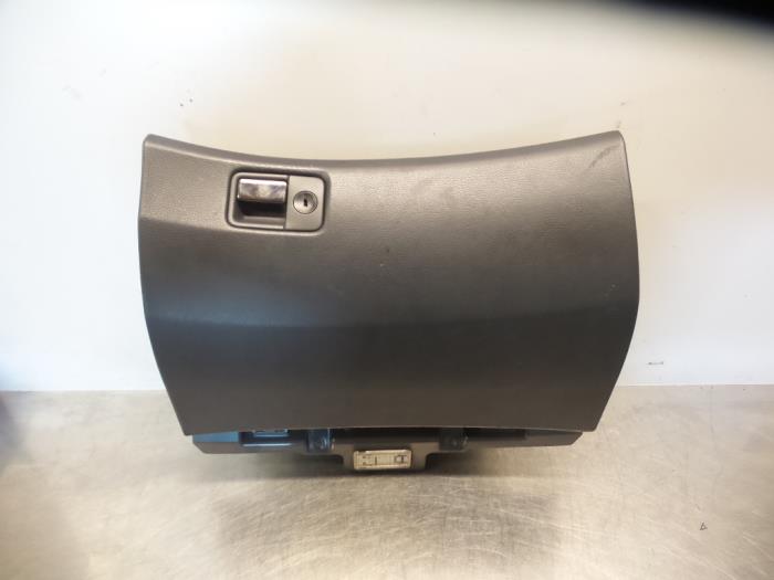 Begagnade Handskfack Volvo S80 (TR/TS) 2.8 T6 24V Pris € 25,00 Marginaltabell erbjuds av Autodemontagebedrijf Otte