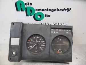 Used Instrument panel Volkswagen LT I 28/31/35/40/45/50/55 2.4 Price € 50,00 Margin scheme offered by Autodemontagebedrijf Otte