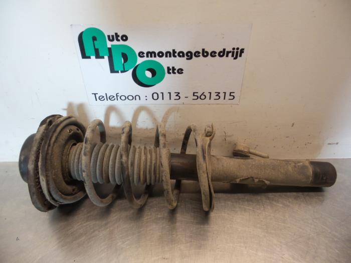 Front shock absorber rod, left from a Peugeot 206 (2A/C/H/J/S) 1.9 D 1999