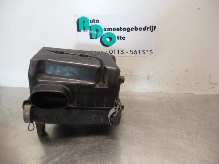 Begagnade Luftfilterhus Daihatsu Charade (G200/201/202/203/204) 1.3i TX/CX 16V Pris € 25,00 Marginaltabell erbjuds av Autodemontagebedrijf Otte