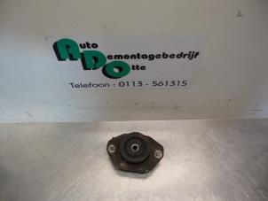 Used Gearbox rubber Opel Movano (4A1; 4A2; 4B2; 4B3; 4C2; 4C3) 2.5 CDTI Price € 30,00 Margin scheme offered by Autodemontagebedrijf Otte