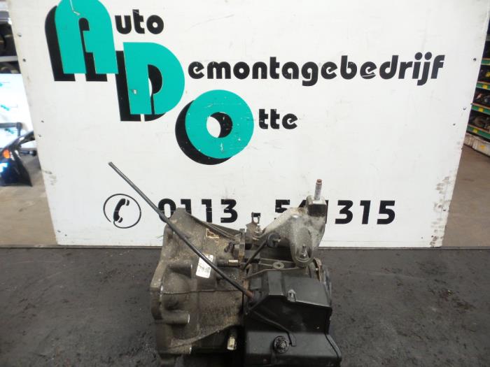 Usagé Boîte de vitesse Ford Focus 1 1.6 16V Prix € 150,00 Règlement à la marge proposé par Autodemontagebedrijf Otte
