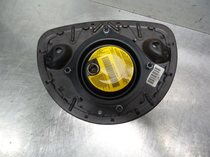 Left airbag (steering wheel) from a Opel Corsa C (F08/68) 1.4 16V 2003