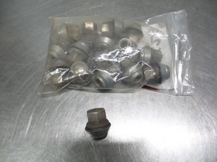 Gebrauchte Radmuttern Set Mazda 2 (NB/NC/ND/NE) 1.4 16V Preis € 30,00 Margenregelung angeboten von Autodemontagebedrijf Otte