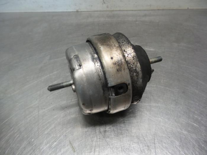 Used Engine mount Audi A6 Avant Quattro (C5) 2.5 TDI V6 24V Price € 40,00 Margin scheme offered by Autodemontagebedrijf Otte