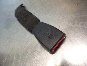 Used Rear seatbelt buckle, right BMW 3 serie Touring (E36/3) 328i 24V Price € 15,00 Margin scheme offered by Autodemontagebedrijf Otte