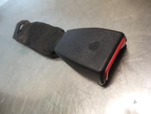 Used Rear seatbelt buckle, centre BMW 3 serie Touring (E36/3) 328i 24V Price € 15,00 Margin scheme offered by Autodemontagebedrijf Otte