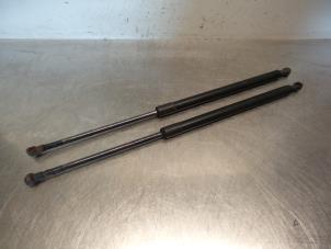 Used Set of tailgate gas struts BMW 3 serie Touring (E36/3) 328i 24V Price € 25,00 Margin scheme offered by Autodemontagebedrijf Otte