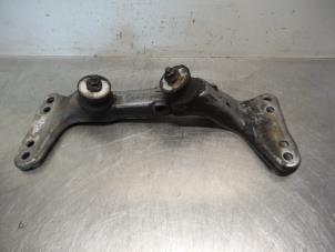 Used Gearbox mount BMW 3 serie Touring (E36/3) 328i 24V Price € 40,00 Margin scheme offered by Autodemontagebedrijf Otte
