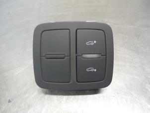 Used Switch Audi Q7 Price € 30,00 Margin scheme offered by Autodemontagebedrijf Otte