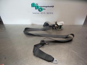 Used Rear seatbelt, right Toyota Yaris (P1) 1.0 16V VVT-i Price € 15,00 Margin scheme offered by Autodemontagebedrijf Otte