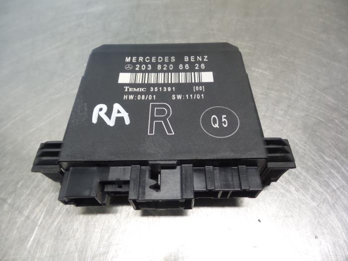 Usagé Module confort Mercedes C Combi (S203) 2.6 C-240 18V Prix € 35,00 Règlement à la marge proposé par Autodemontagebedrijf Otte