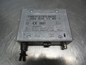 Używane Wzmacniacz anteny Mercedes C Combi (S203) 2.6 C-240 18V Cena € 40,00 Procedura marży oferowane przez Autodemontagebedrijf Otte