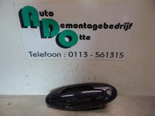 Used Door handle 2-door, right Hyundai Coupe 2.0i 16V Price € 20,00 Margin scheme offered by Autodemontagebedrijf Otte
