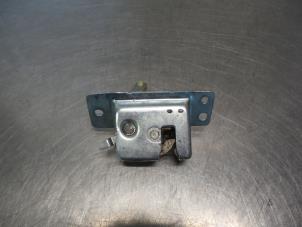 Used Tailgate lock stop Honda Civic (EJ/EK) 1.4i 16V Price € 20,00 Margin scheme offered by Autodemontagebedrijf Otte