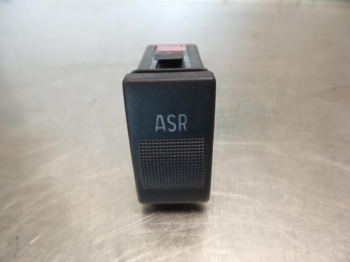 Usados Interruptor Audi A8 (D2) 3.7 V8 32V Quattro Precio € 15,00 Norma de margen ofrecido por Autodemontagebedrijf Otte