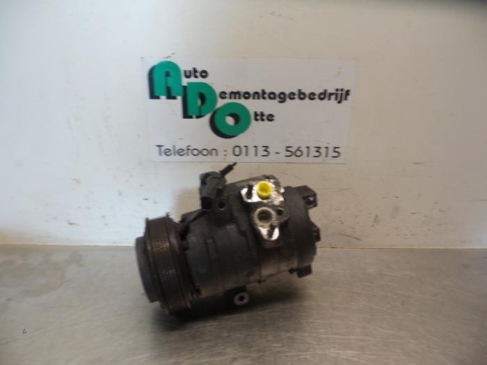 Klimapumpe van een Chrysler 300 C 2.7 V6 24V 2005