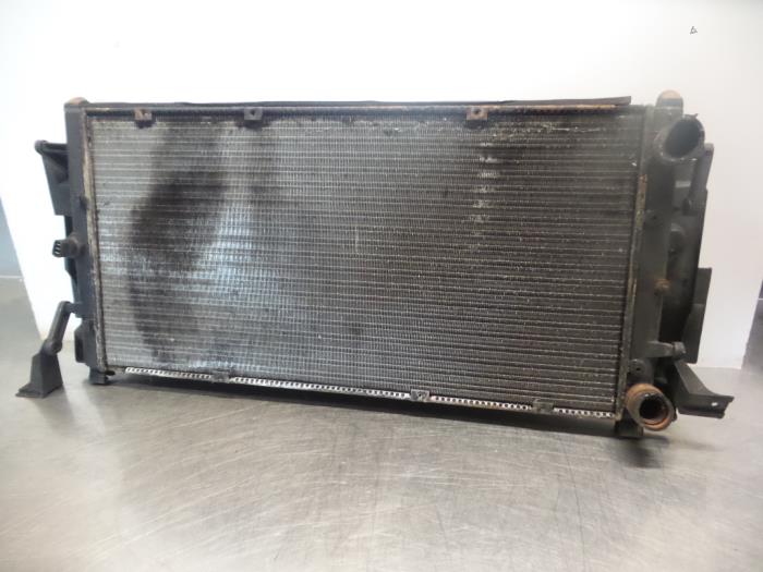 Used Radiator Volkswagen Transporter/Caravelle T4 2.0,Caravelle Price € 50,00 Margin scheme offered by Autodemontagebedrijf Otte