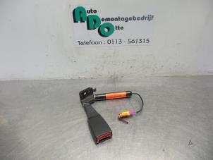 Used Rear seatbelt tensioner, right Opel Vectra C GTS 1.8 16V Price € 20,00 Margin scheme offered by Autodemontagebedrijf Otte