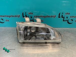 Used Headlight, right Honda Civic (EG) 1.5 DXi,LSi 16V Price € 15,00 Margin scheme offered by Autodemontagebedrijf Otte