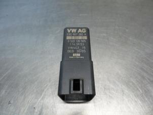 Used Glow plug relay Seat Leon (1P1) 1.9 TDI 105 Price € 25,00 Margin scheme offered by Autodemontagebedrijf Otte