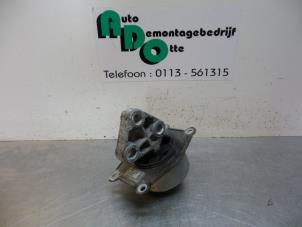 Used Gearbox rubber Opel Astra H SW (L35) 1.7 CDTi 16V Price € 25,00 Margin scheme offered by Autodemontagebedrijf Otte