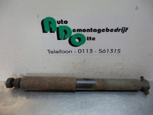 Used Front shock absorber, right Jeep Grand Cherokee (WG/WJ) 5.2i V8 Price € 30,00 Margin scheme offered by Autodemontagebedrijf Otte