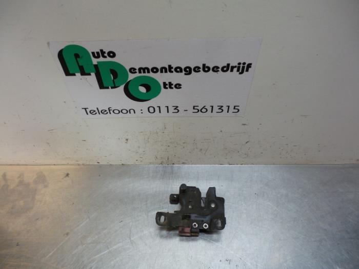 Engine hood lock