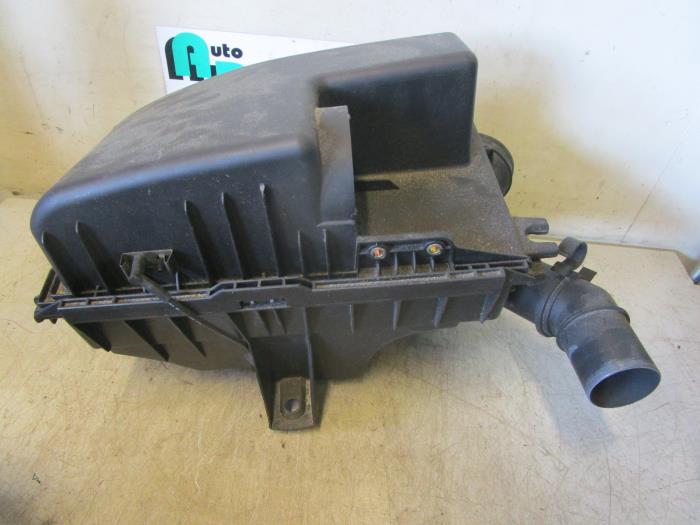 Begagnade Luftfilterhus Volvo V70 (SW) 2.4 20V 140 Pris € 40,00 Marginaltabell erbjuds av Autodemontagebedrijf Otte
